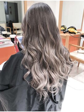 デイズ(days) 大人かわいいグラデーションカラー　アッシュベージュカラー