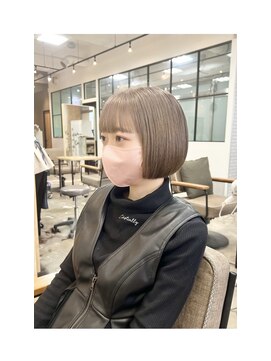 イェッカ(YECCA) グレージュ