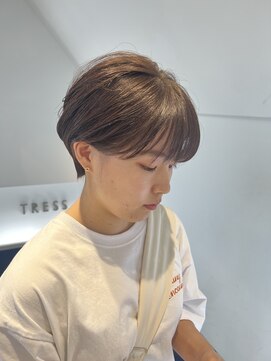 トレス(TRESS) 耳掛けショート　ショートボブ　レイヤーボブ