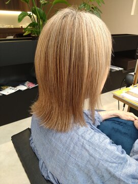 コルハバイラレヴ(CoLHa by Le Reve) ハイトーンカラー　ビカクストレート