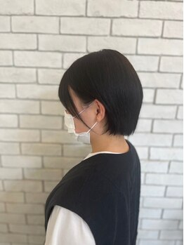 クララ タカマツ(CLALA Takamatsu)の写真/【小顔魅せカット】が大人気！フォルム重視の巧みなカット技術で、360度どこから見ても美しいスタイルに♪