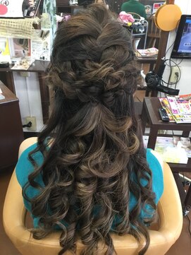 美容室ポプリ ハーフアップ