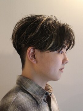 トッド(tod) (名古屋丸の内)センターパートマッシュメンズカットメンズパーマ