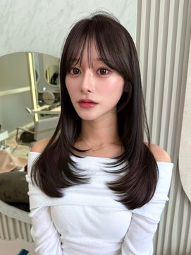 アフロートリノ(AFLOAT Leino) 結べるミディアムレイヤー　薄め前髪　前髪顔まわり