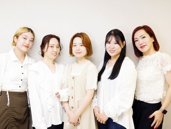 エレノア 梅田 大阪駅前第4ビル店(Eleanor)の写真/[駅近*お出かけ前にも◎]女性同士だから共感できる悩みに寄り添いながらご提案◎経験豊富なStylist多数在籍