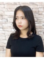 アヴァン(avan.)&nbsp;黒髪ミディアム レイヤーミディアム くびれミディ