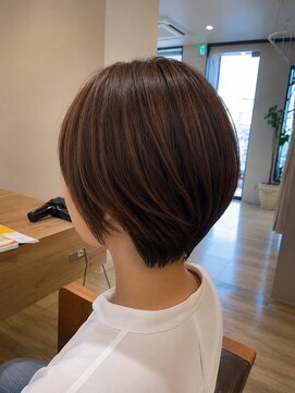 アール エー シー ツイン ゲート(RAC Twin Gate) まとまりやすさとシルエットにこだわった丸みショートボブ♪