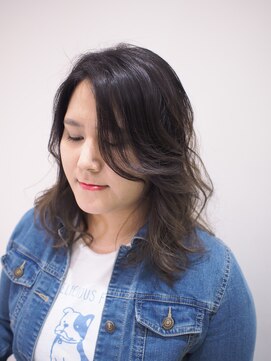 アンアンアヴェダ 沖縄ライカム店(anan aveda) 暗めアッシュのグラデーションカラー