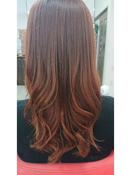 ジゼル ヘアガーデン(Giselle.hair garden) ふっくらツヤツヤな質感、大人可愛いロングヘア