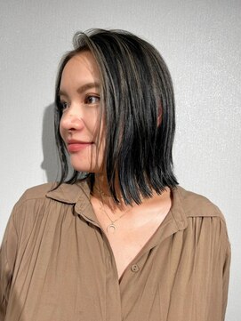 イーエー ヘアー(E.A hair) コントラストハイライト×切りっぱなしボブ