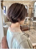 後ろ姿がかわいい丸みとくびれのあるショートボブ