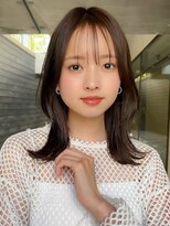 ガーデンヨコハマ(GARDEN YOKOHAMA) ミディアムレイヤーカットオリーブベージュワンカール外ハネ