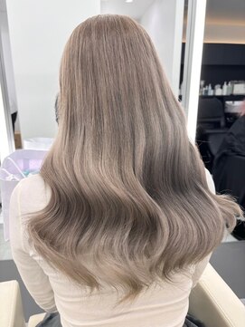 テイス 新宿(TACE) ホワイトミルクティー[ネビージュ/黒髪/小顔/新宿]