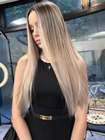 ヌエン 渋谷(NU/EN)&nbsp;夏のトレンド海外風バレイヤージュとナチュラルベージュのロング