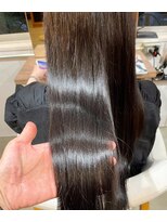 エン(En,) カラー後でもこのツヤ感◎髪質補正オージュアインメトリィ