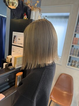 エモ(emo) ミルクティーベージュ