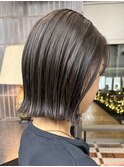 栄ハイライト透明感耳掛けボブスタイル