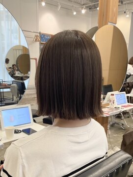 アコロン 武蔵小杉(acoron.) 切りっぱなし風ストレートボブ ×武蔵小杉