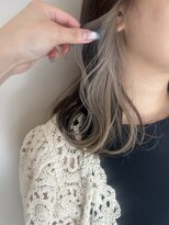 アヴァンス 箕面(AVANCE.) イヤリングカラー×グレージュ