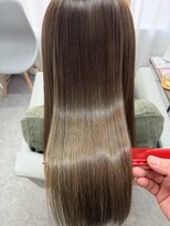 ランプシー 鹿児島中央(Lampsi)&nbsp;ハッシュカットグレージュデザインカラー鹿児島中央