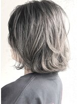 ヘアーアンドアトリエ マール(Hair&Atelier Marl)&nbsp;【Marl】ハイライト入りハイグレージュカラーの外国人風ボブ♪