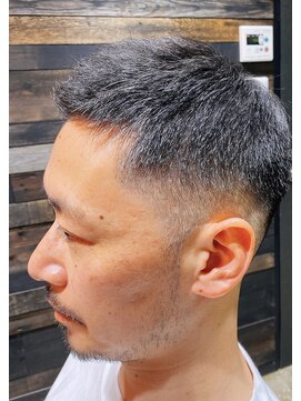 バーバーゴン(BARBER GON) フェードカット