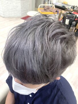 デザイナーズ ファクトリー(Designer's Factory) アッシュ グレー マッシュツーブロック メンズカット