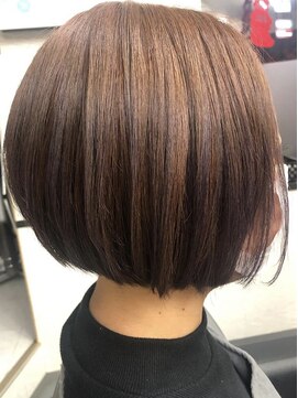 マドゥーズ ヘアショップ(Madoo's hair shop) シルバーグレーオンカラー