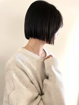 ゼンドットカラスマ(Zen.karasuma) 切りっぱなしボブ