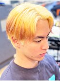 20代30代メンズショートハイトーンカラーセンターパート