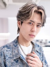 ユウ 渋谷(U) フェザーパーマセンターパートハイライトカラーニュアンスパーマ