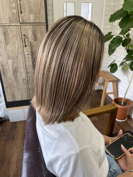 ライフ 星田店(Lyfe) イメチェンダブルカラーミルクティー_切りっぱなしボブ_208