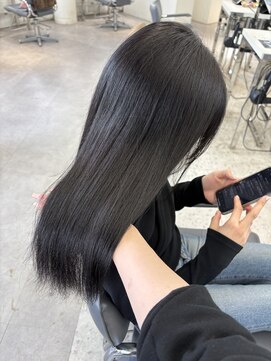 ユーフォリア 渋谷グランデ(Euphoria SHIBUYA GRANDE) ダークシルバー　透明感カラー　艶髪　韓国ヘア