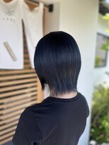 ミキカミ ネイビーブルー×ウルフボブ