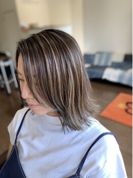 高感度な大人女性の要望を巧みにキャッチ☆納得の仕上がりの、ダメージを最小限に抑えた長持ちカラー◎♪