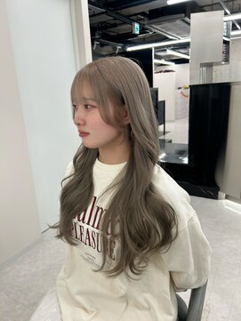 シイム(CYM) 透明感ハイトーングレージュ/ケアブリーチ/レイヤーカット