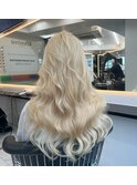 ホワイトブロンドヘアー