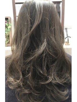 ヘアーアンドアトリエ マール(Hair&Atelier Marl) 【Marl外国人風スタイル】グレージュカラーのふんわりロング