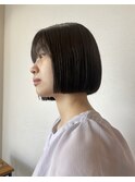 暗髪ストレートボブ