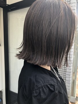 ココンプリュス アンド モナ(COCON+&MONA+) 切りっぱなしボブ