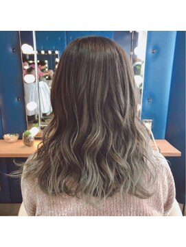 プレゼンス ブレインズ 下北沢(PRESENCE BRAINS) 『BRAINS』透明感&浮遊感!柔らかカーキーグレージュミディ