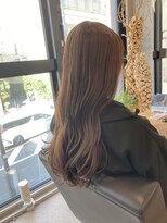 リュクスバトーバイトリコ 船橋南口店(Luxe BATEAU by tricot) 艶感マロンベージュ/20代30代40代