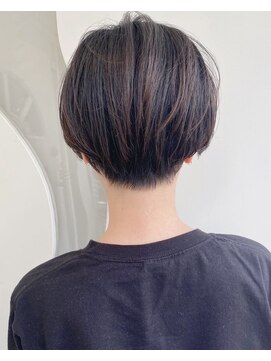 モリオ フロム ロンドン 大宮2号店(morio from London) 【なかじま ひびき】黒髪ハンサムショート