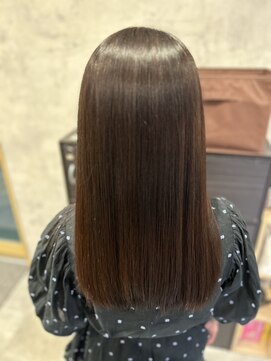 エスト(est) 縮毛矯正髪質改善/新宿/西新宿/トリートメント/白髪染め