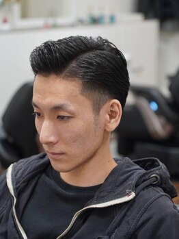 バーバー ダブル(BARBER W)の写真/【若江岩田駅4分】清潔感のある居心地の良い空間で経験豊富なベテランスタッフの施術がリーズナブルに叶う!
