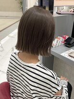 ティディ(Tidi) ヘイリーボブ/切りっぱなしボブ/オリーブベージュ/豊中庄内