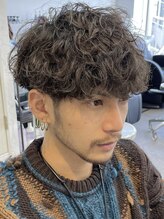 《*リッジ(髪の根本~中間部分のパーマ)強め*の重めマッシュ》どんな服装にも◎20代に人気なスタイル[名駅]