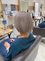 ステラバイケンジ 藤沢(STELLA by KENJE)&nbsp;白髪ぼかしハイライトカラー30代40代50代グレージュ