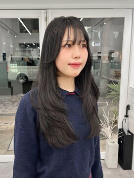 ニトバイアンキシム(nit by ahnkism) レイヤーカット顔まわりストレートロングレイヤー堀江