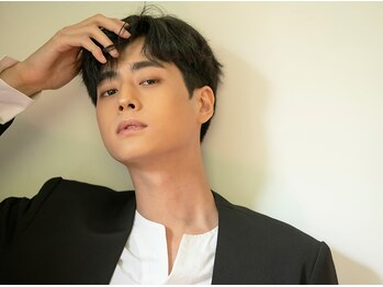 ラグアージュ 本店(RAG AGE)の写真/男性も気兼ねなく通える「メンズ半個室」完備。髪や頭皮の深いお悩みをじっくり話せるプライベートサロン。